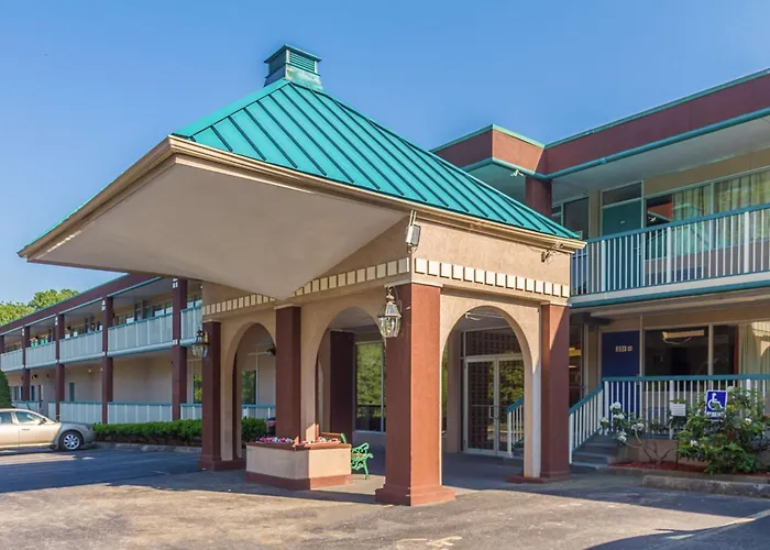 Motel 6-, Ct - Casinos Nearby