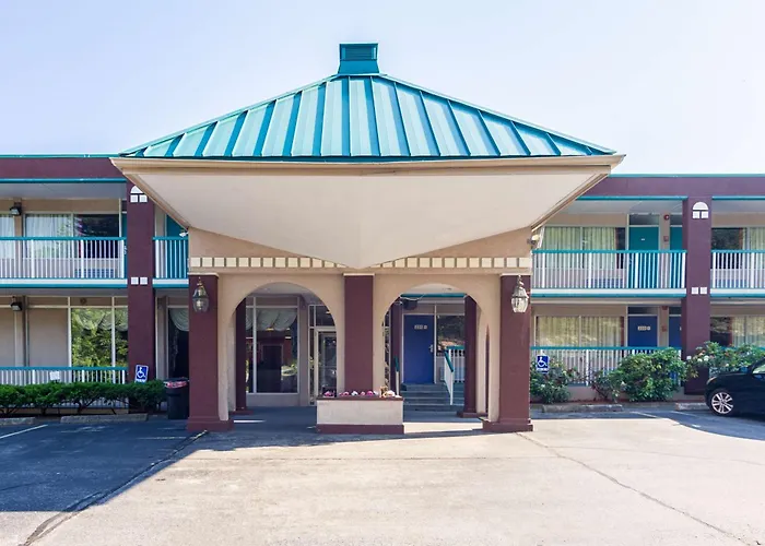 Motel 6-, Ct - Casinos Nearby