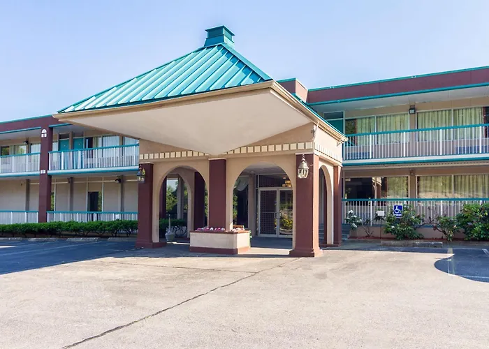 Motel 6-, Ct - Casinos Nearby